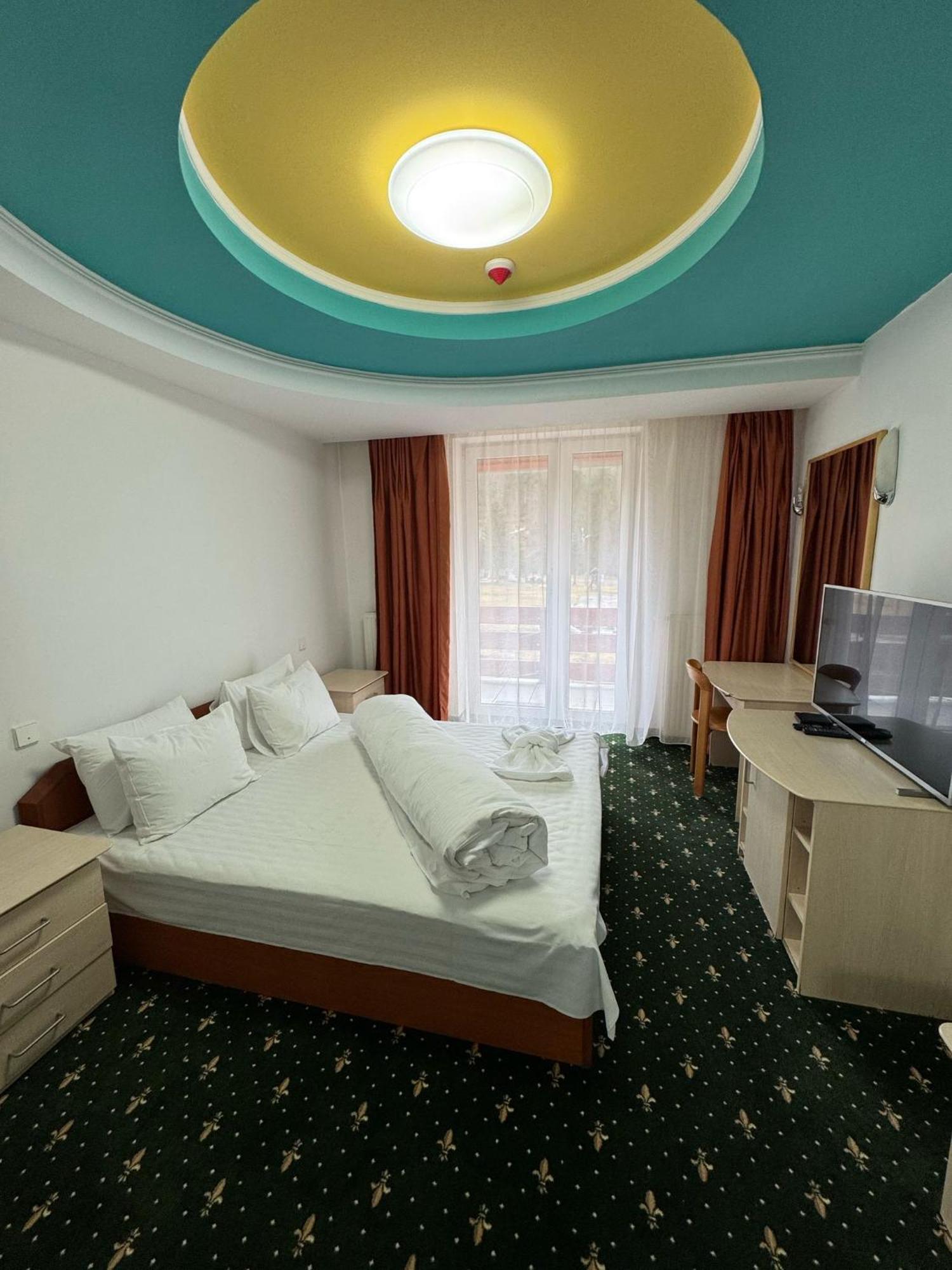 Hotel Iadolina Stana de Vale Exteriör bild